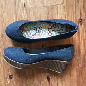 American Eagle Wedges